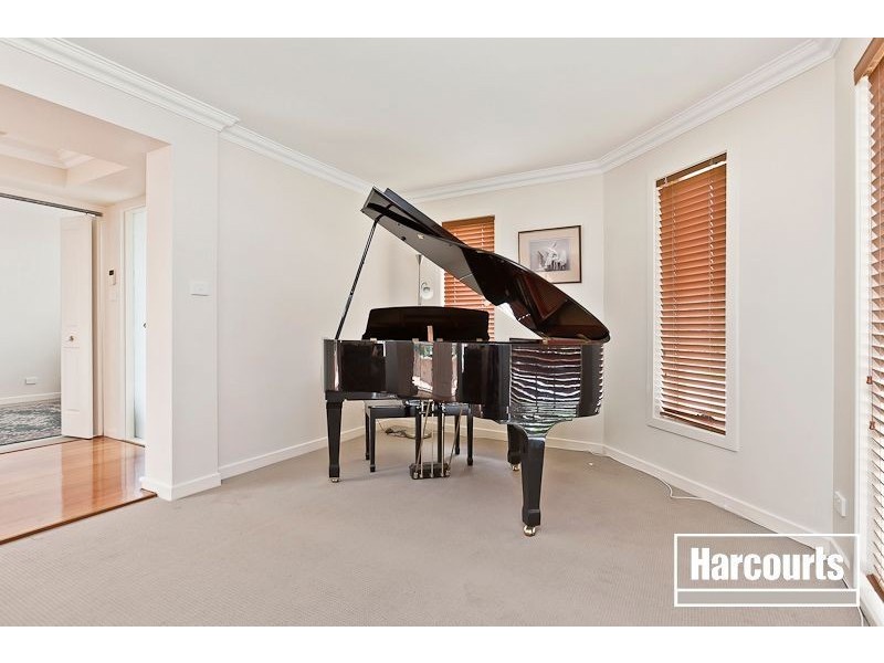 19 Jamieson Way, Berwick VIC 3806