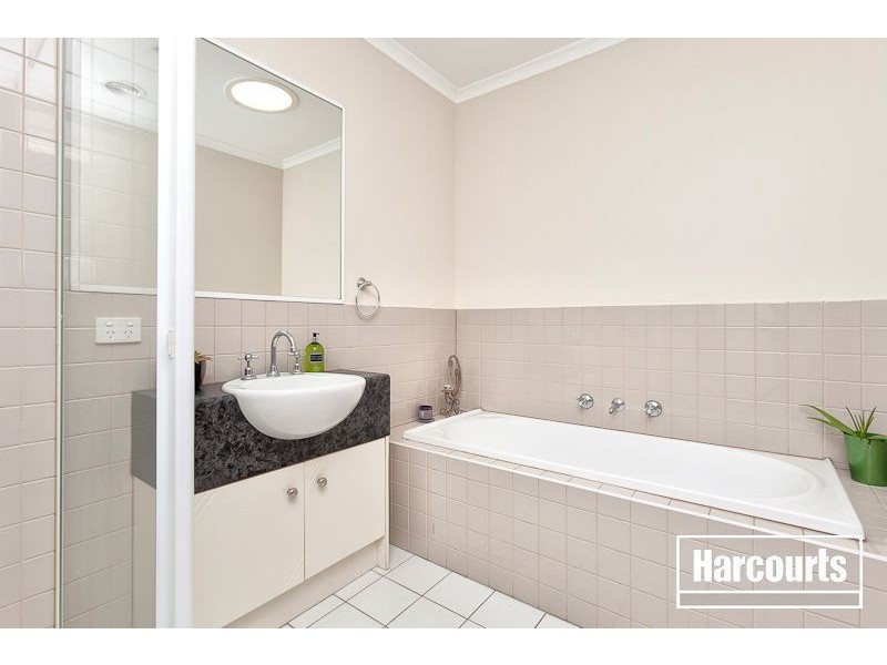 19 Jamieson Way, Berwick VIC 3806