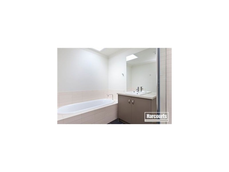 9 Egret Way, Pakenham VIC 3810