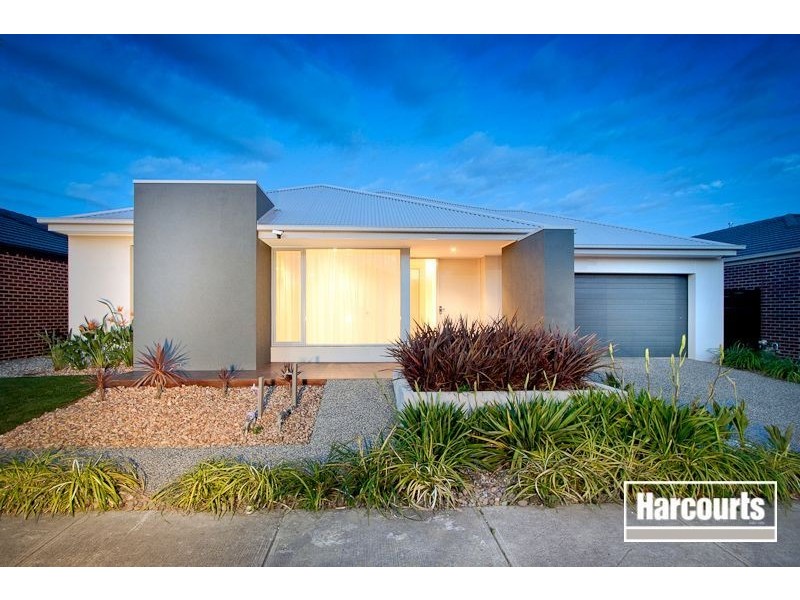 4 Kindred Avenue, Cranbourne North VIC 3977