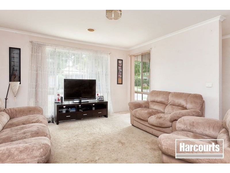 12 Tambo Way, Berwick VIC 3806