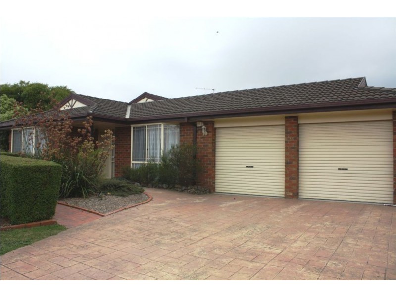 1 Ferncroft Court, Berwick VIC 3806