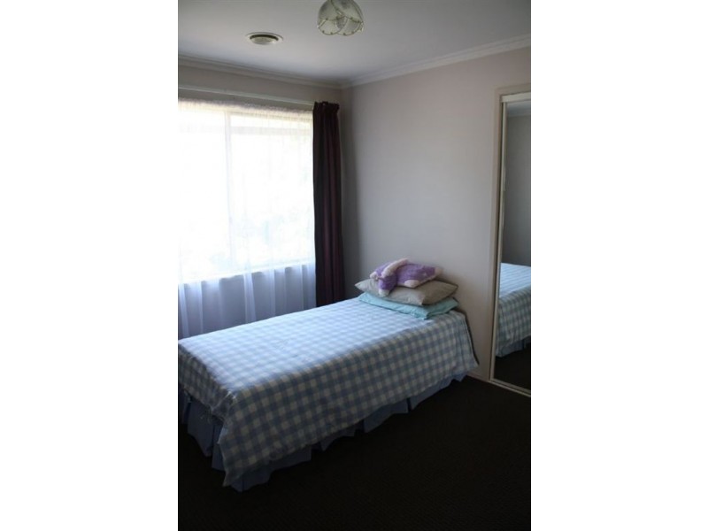 1 Ferncroft Court, Berwick VIC 3806