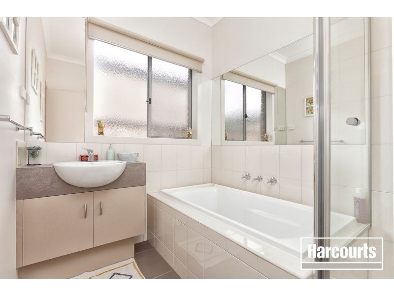 9 Silverleaf Crescent, Officer VIC 3809