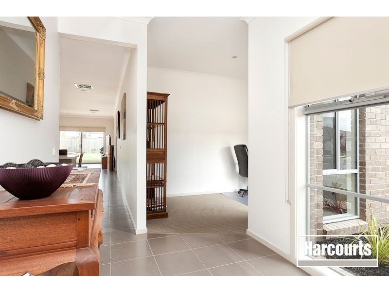 9 Silverleaf Crescent, Officer VIC 3809