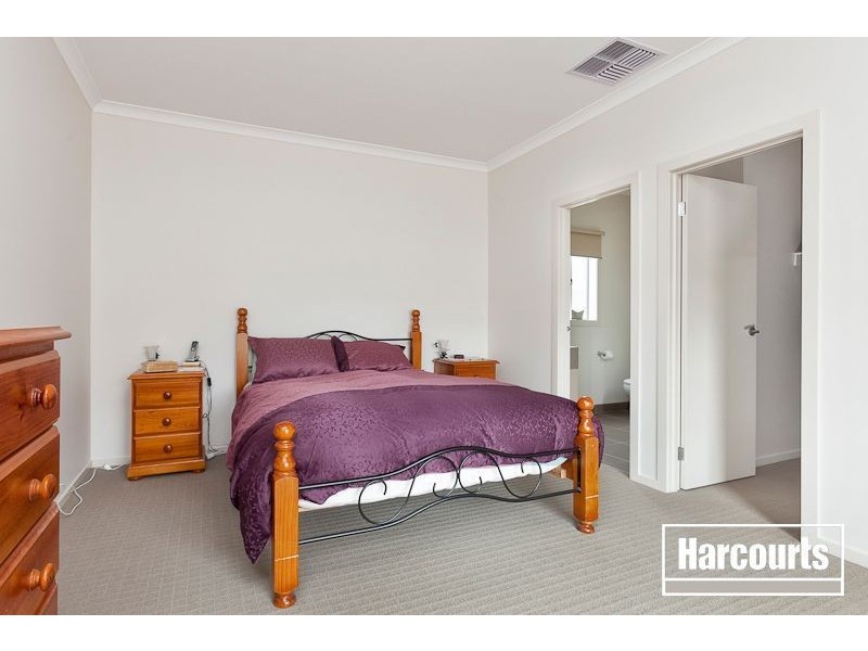 9 Silverleaf Crescent, Officer VIC 3809