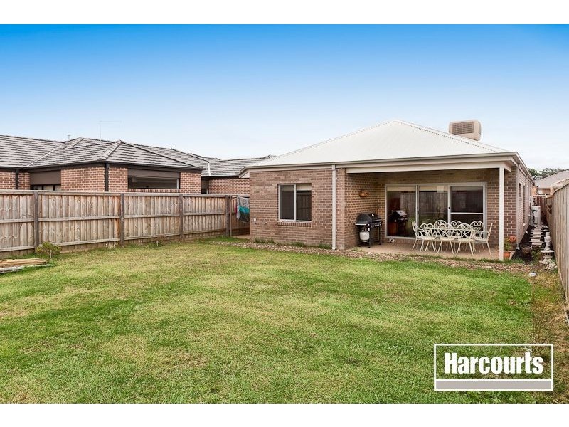 9 Silverleaf Crescent, Officer VIC 3809