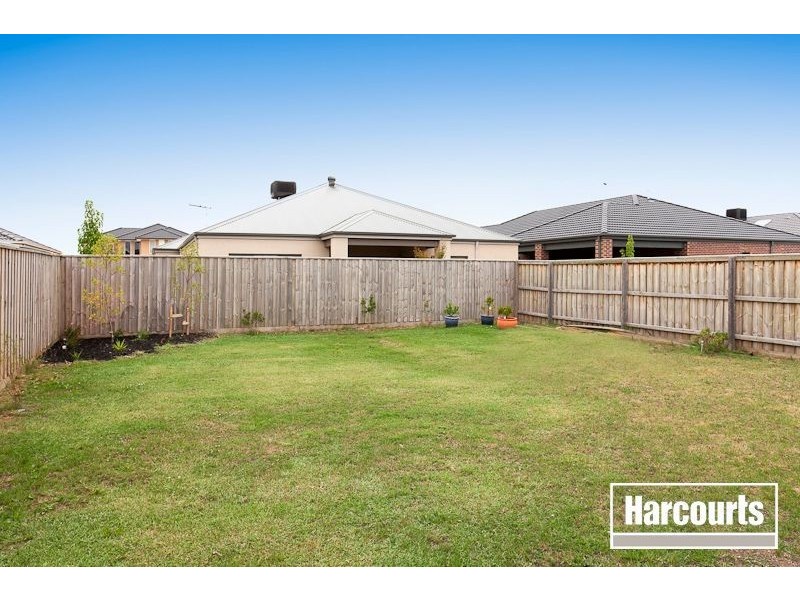 9 Silverleaf Crescent, Officer VIC 3809