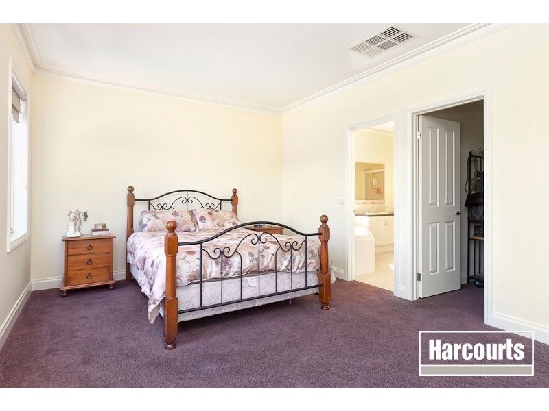 1 Temora Rise, Berwick VIC 3806