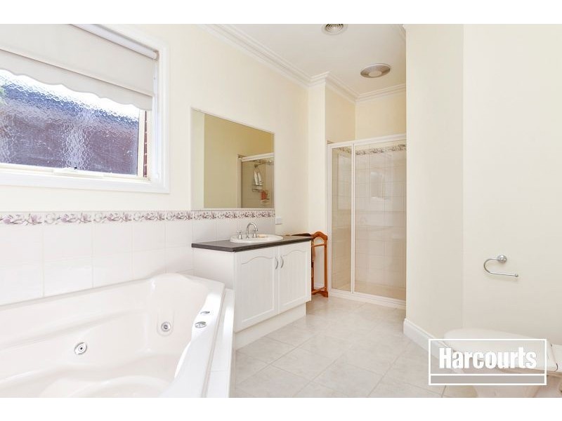 1 Temora Rise, Berwick VIC 3806
