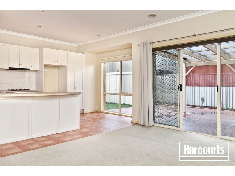 5 Moroka Green, Pakenham VIC 3810