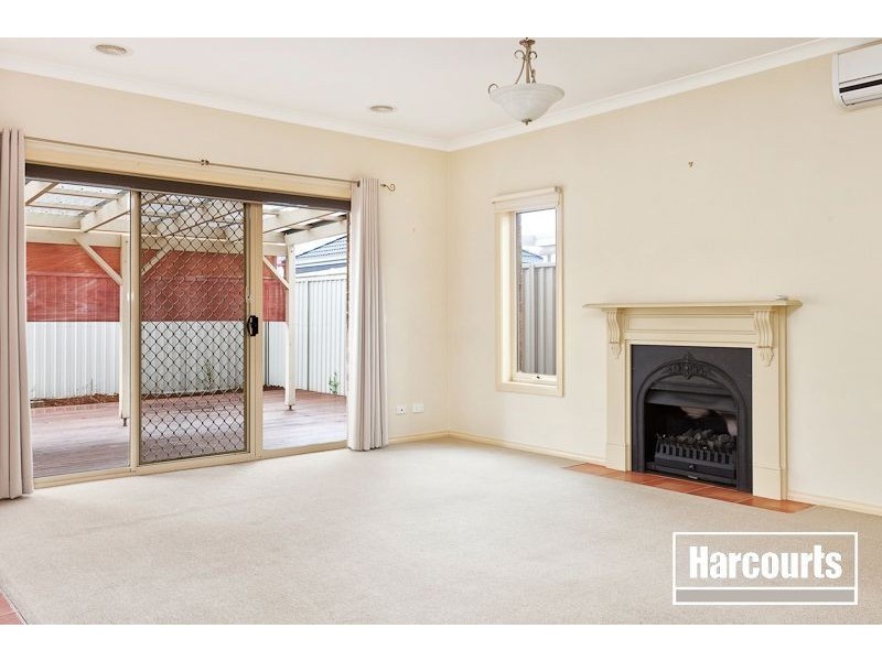 5 Moroka Green, Pakenham VIC 3810