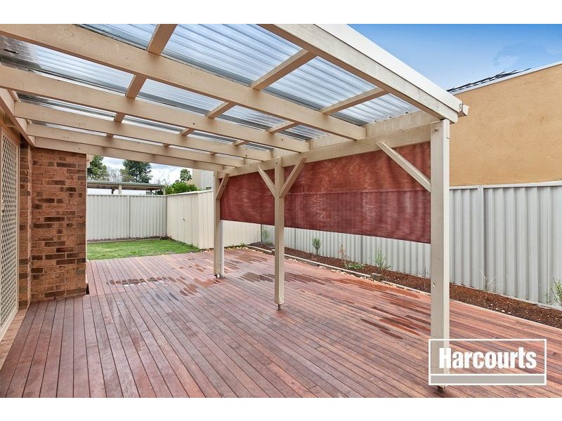 5 Moroka Green, Pakenham VIC 3810