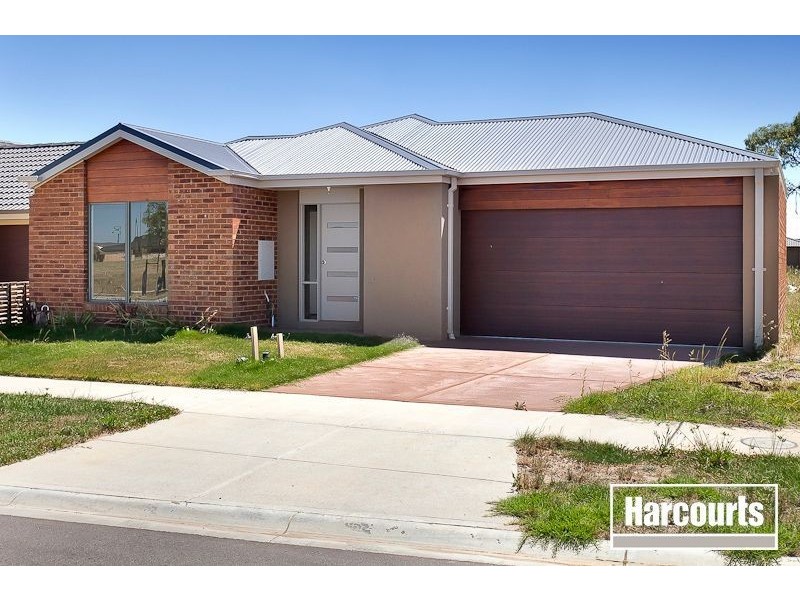 9 Midnight Rise, Cranbourne East VIC 3977