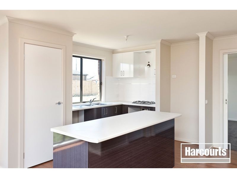 9 Midnight Rise, Cranbourne East VIC 3977