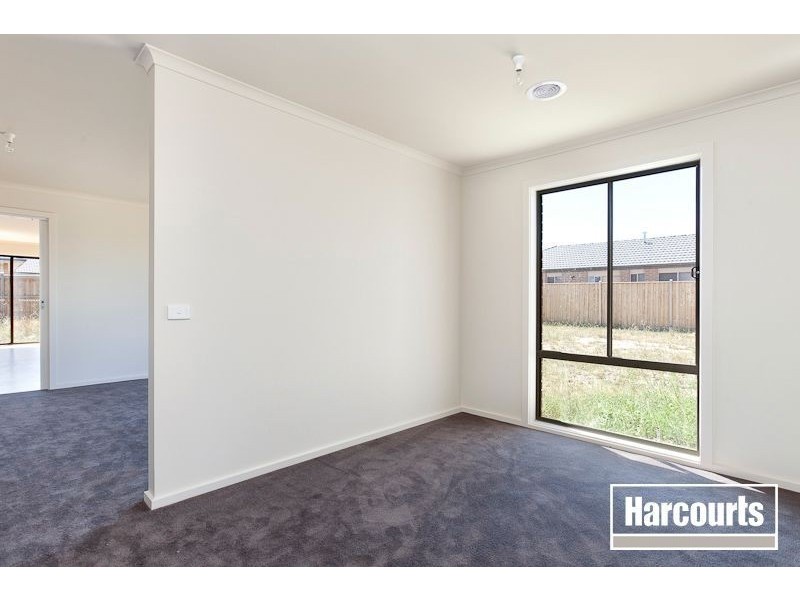 9 Midnight Rise, Cranbourne East VIC 3977