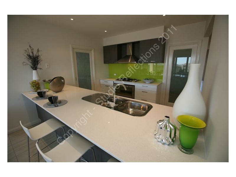 13 Crepe Avenue, Cranbourne VIC 3977