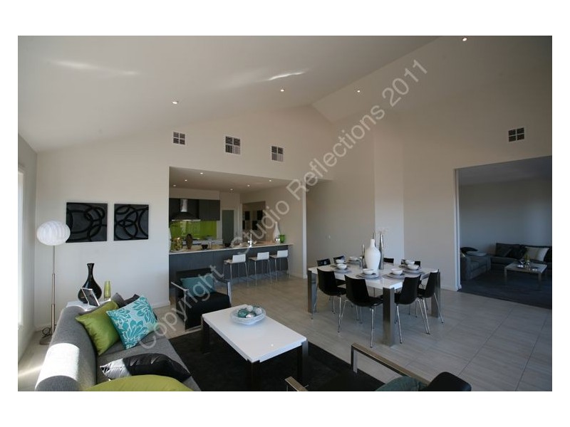 13 Crepe Avenue, Cranbourne VIC 3977