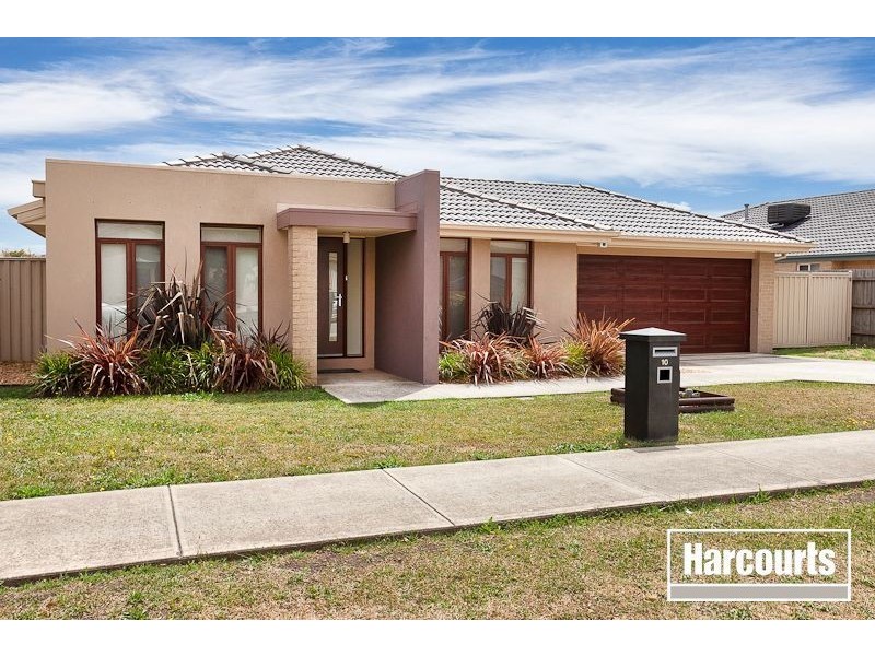 10 Phoenix Avenue, Cranbourne North VIC 3977