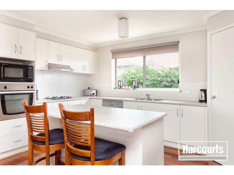 10 Phoenix Avenue, Cranbourne North VIC 3977