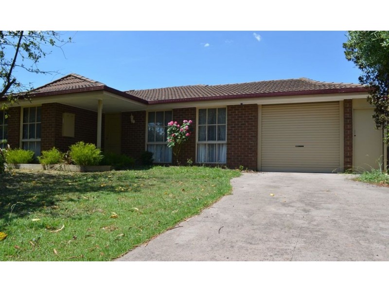 9 Harwood Court, Berwick VIC 3806