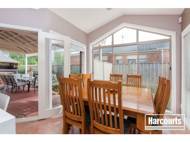 15 Eucumbene Drive, Berwick VIC 3806