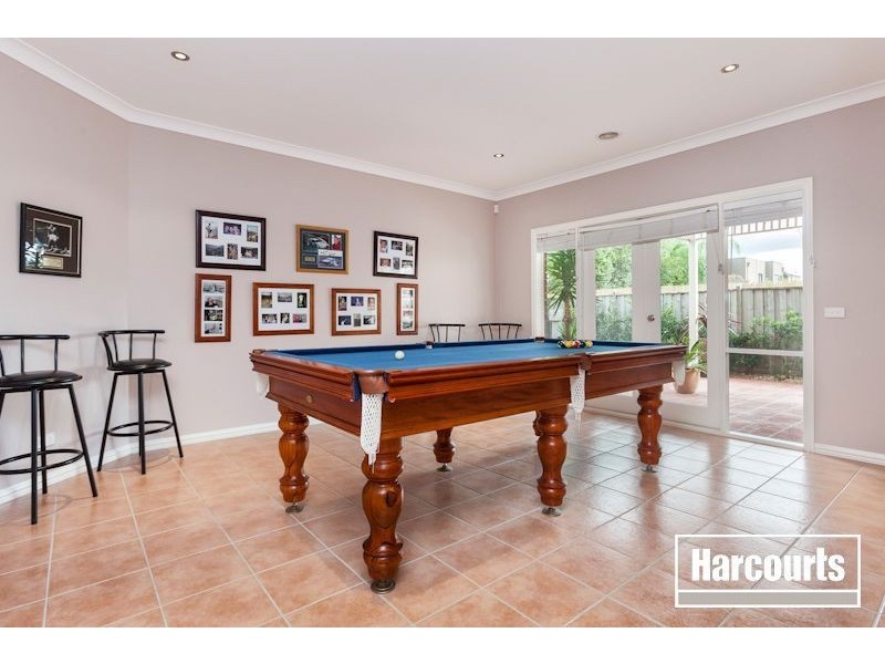 15 Eucumbene Drive, Berwick VIC 3806