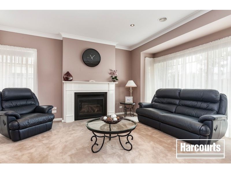 15 Eucumbene Drive, Berwick VIC 3806