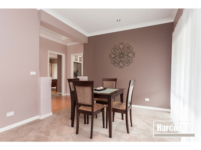 15 Eucumbene Drive, Berwick VIC 3806