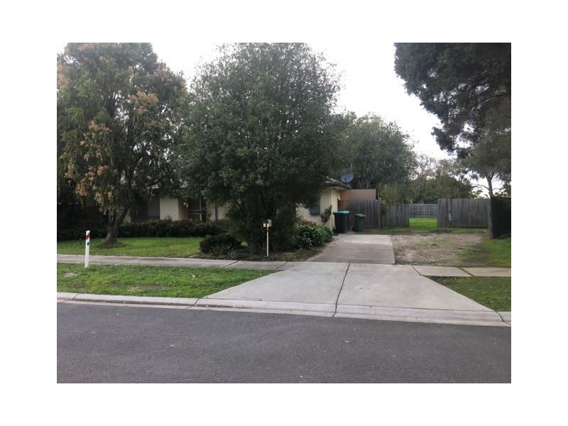 3 Ambleside Crescent, Berwick VIC 3806