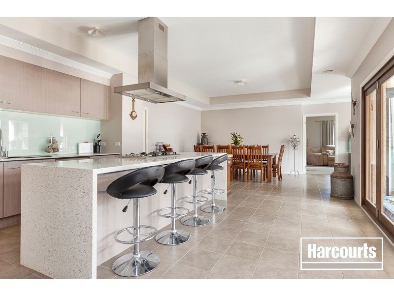 33 Eucumbene Drive, Berwick VIC 3806