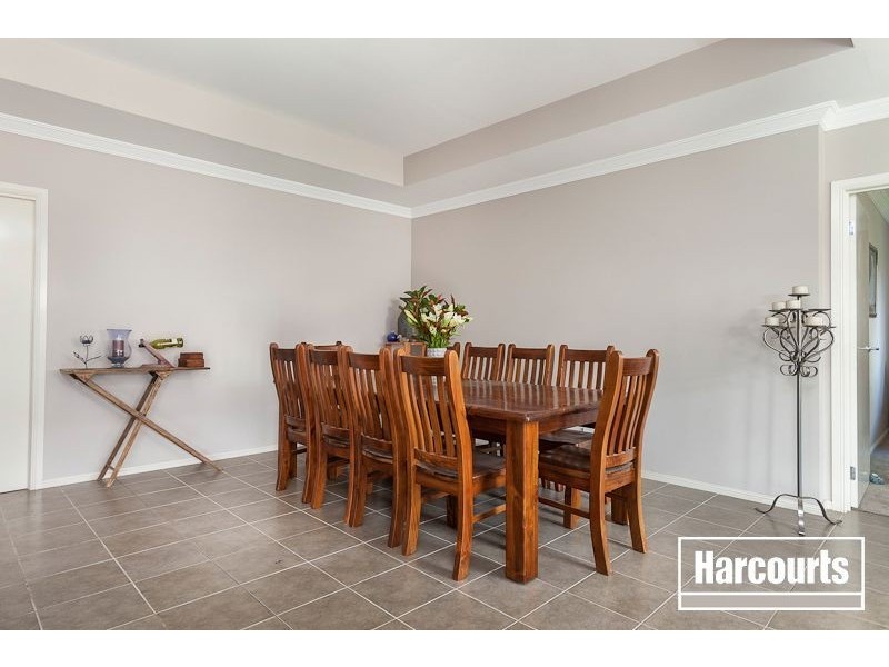 33 Eucumbene Drive, Berwick VIC 3806