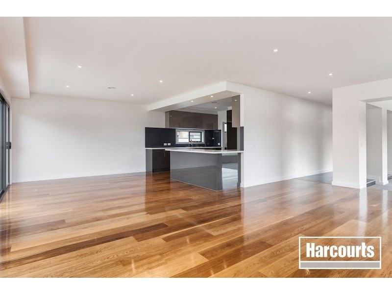 83 Melzak Way, Berwick VIC 3806