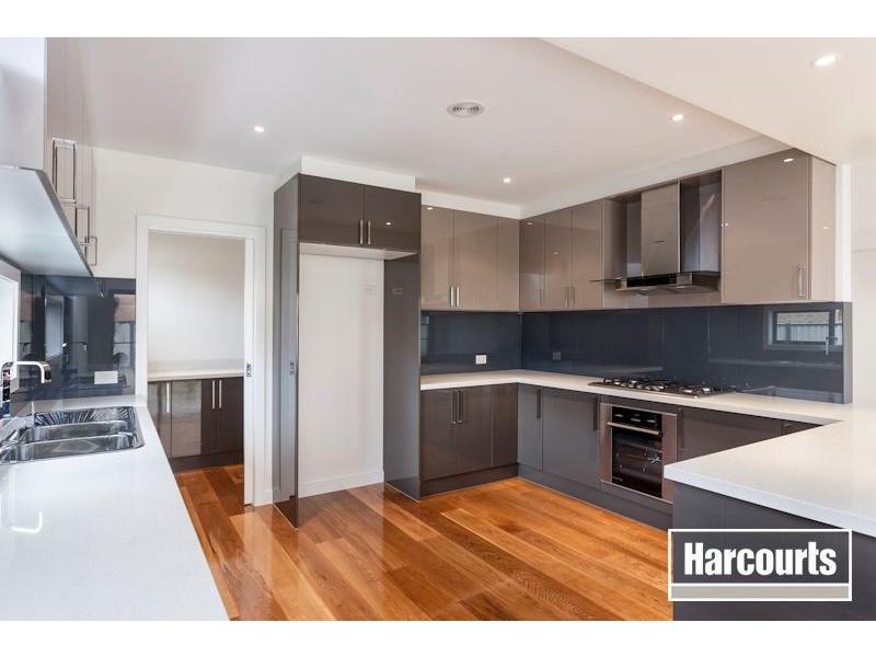 83 Melzak Way, Berwick VIC 3806