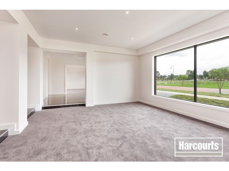 83 Melzak Way, Berwick VIC 3806