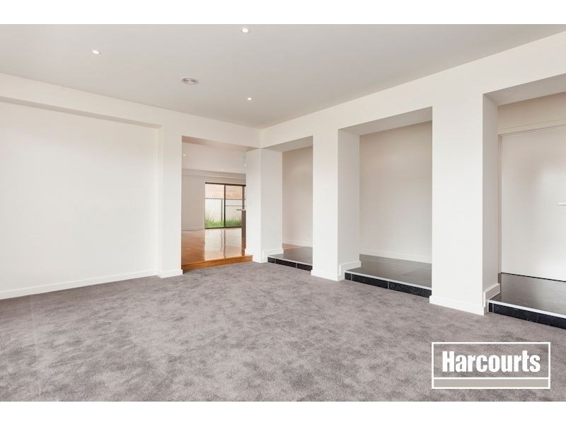 83 Melzak Way, Berwick VIC 3806