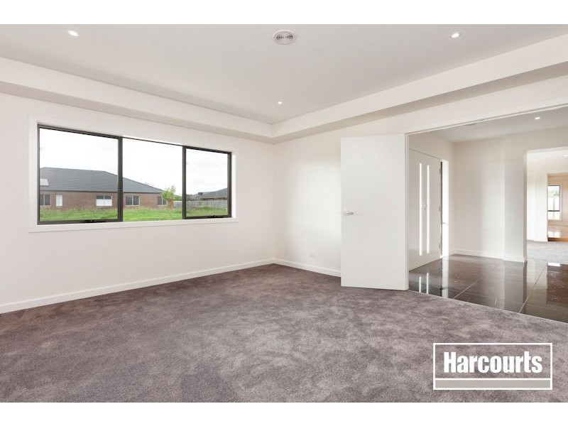 83 Melzak Way, Berwick VIC 3806