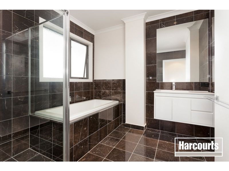 83 Melzak Way, Berwick VIC 3806