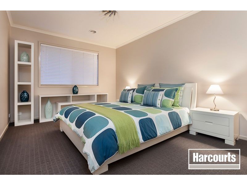 12 Oakmoss Place, Berwick VIC 3806