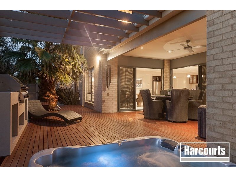 12 Oakmoss Place, Berwick VIC 3806