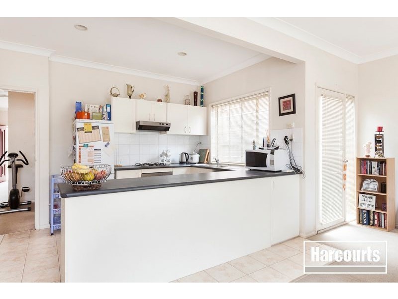 4/12 Grant Close, Berwick VIC 3806