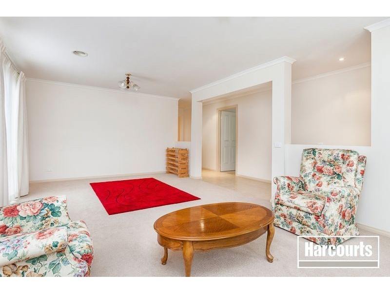 112 Bemersyde Drive, Berwick VIC 3806