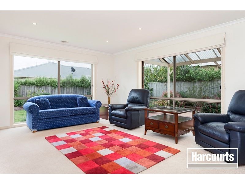 112 Bemersyde Drive, Berwick VIC 3806