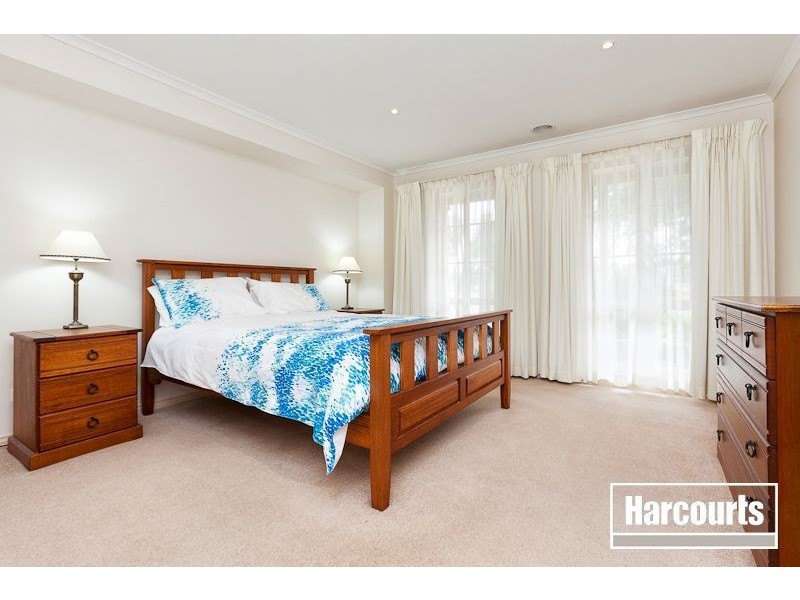 112 Bemersyde Drive, Berwick VIC 3806