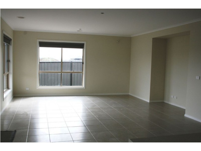 89 Heather Grove, Clyde North VIC 3978