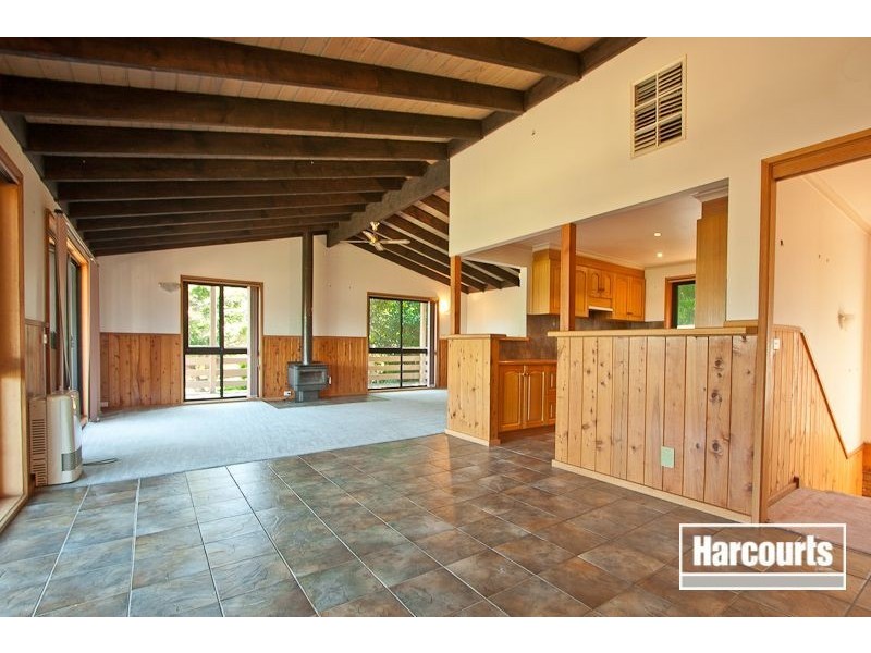 24 Innes Court, Berwick VIC 3806