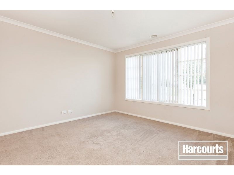 87 Broad Oak Drive, Cranbourne East VIC 3977