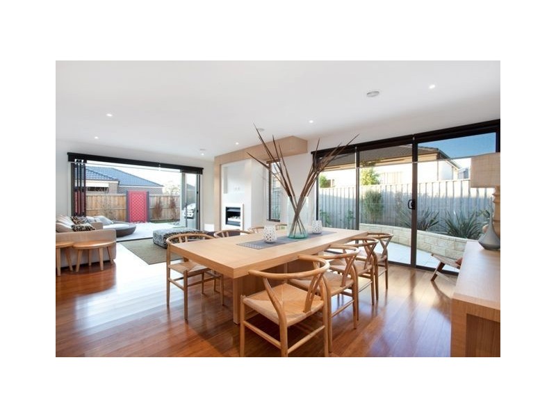 15 Arena Parade, Officer VIC 3809