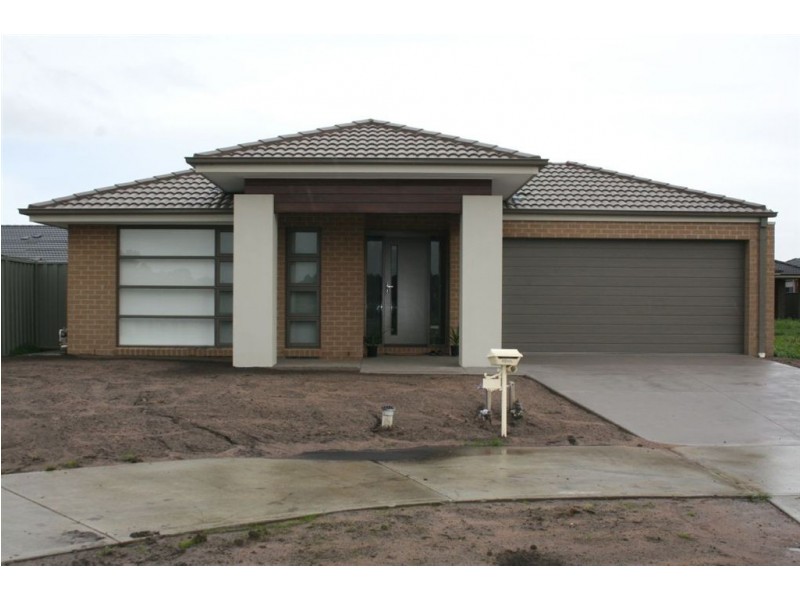 23 Arrow Road, Cranbourne VIC 3977