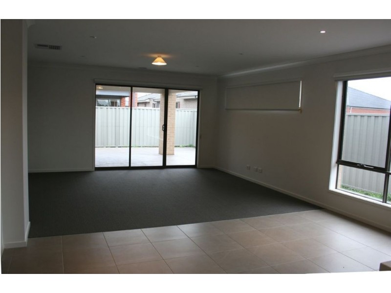 23 Arrow Road, Cranbourne VIC 3977